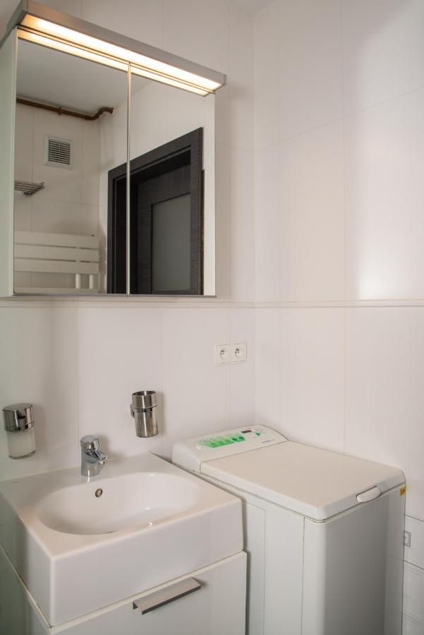 A Flat In - M121
